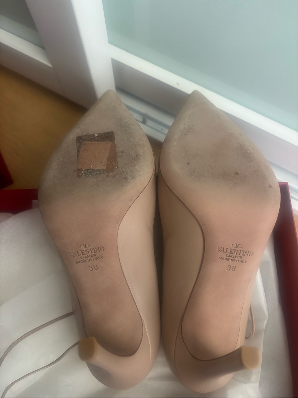 Valentino Garavani Beige Lace-Up Rockstud Pointed Pumps - Picture 6 of 7